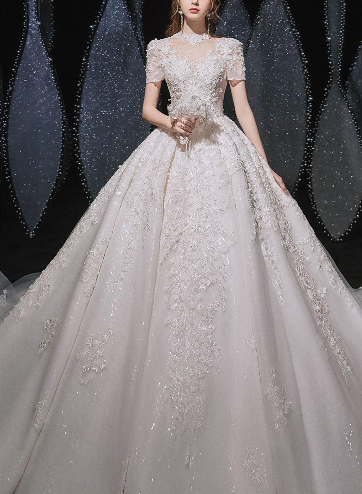 Women Beaded Appliques Wedding Dresses Long A-Line Bridal Gowns YWD064
