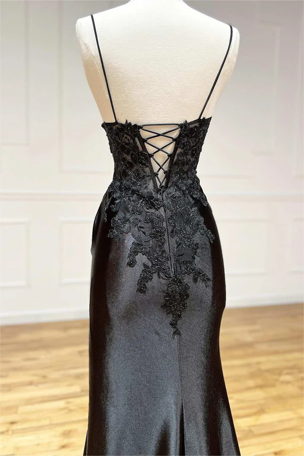 Women Side Slit Prom Dress Long Black Appliques Evening Gowns Spaghetti Straps Formal Party Dress YPD743