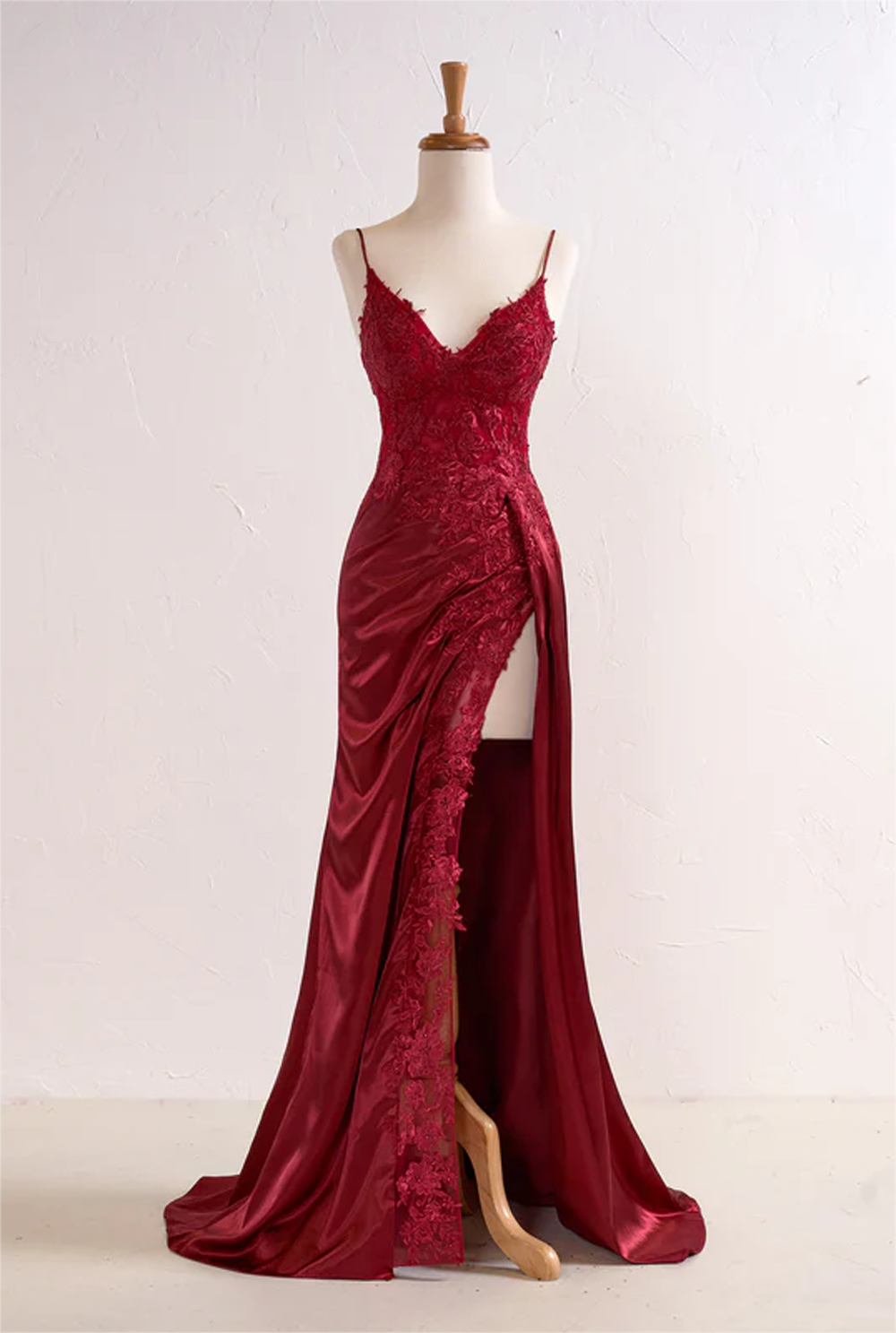 Women High Side Slit Prom Dress Long Burgundy Appliques Evening Gowns Spaghetti Straps Formal Party Dress YPD744