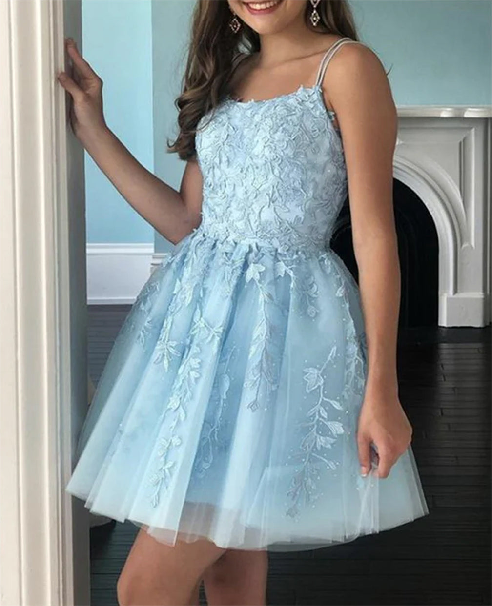 Women Lace Homecoming Dresses Mini Girls A-Line Appliques Cocktail Party Gowns YHD330
