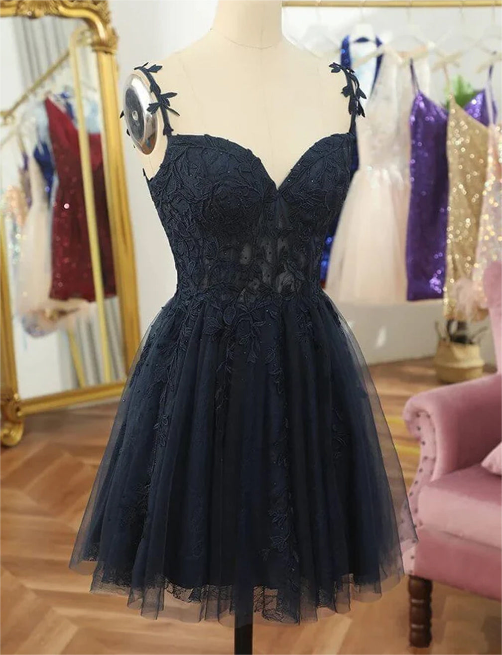 Women V-Neck Lace Homecoming Dresses Mini Girls Appliques Cocktail Party Gowns YHD348