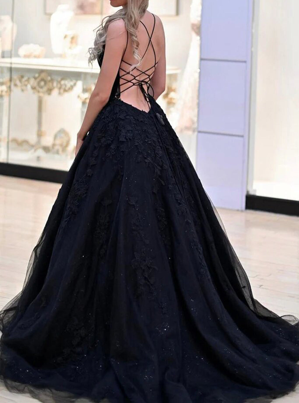 Women V-Neck Lace Prom Dresses Long Appliques Evening Gowns Sleeveless Formal Party Dress YPD682
