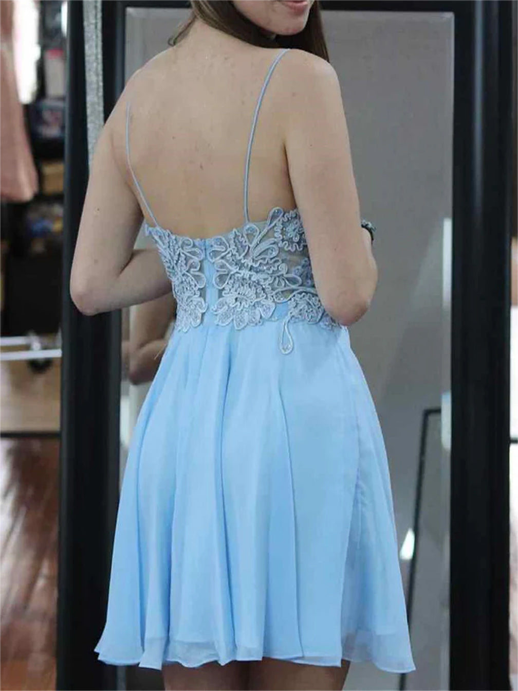 Women Lace Homecoming Dresses Mini Girls V-Neck Appliques Cocktail Party Gowns YHD342