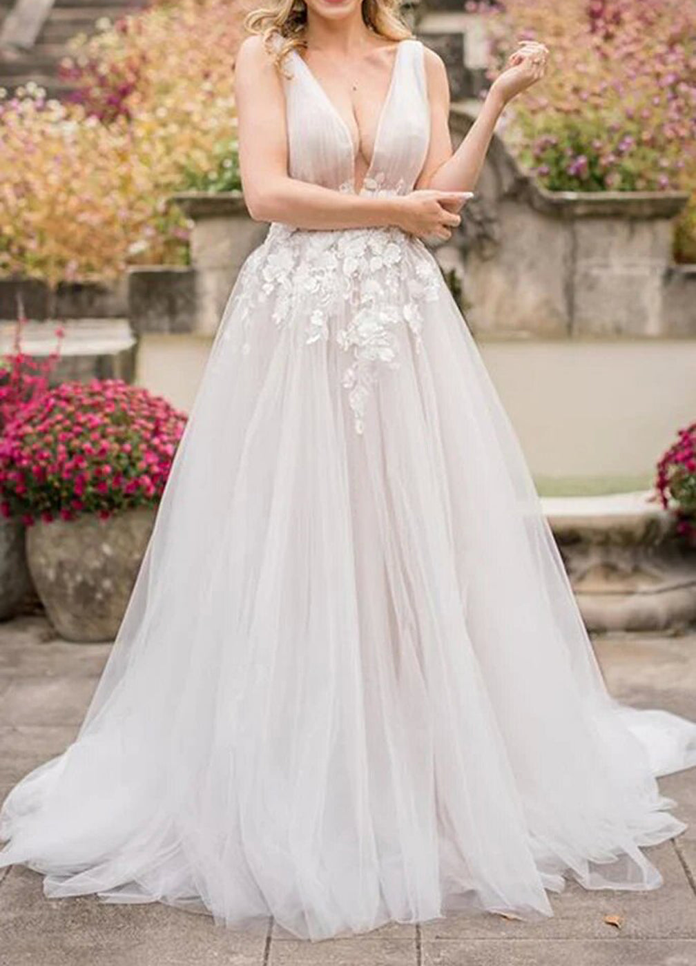 Women V-Neck Lace Prom Dresses Long Appliques Evening Gowns Sleeveless Formal Party Dress YPD685