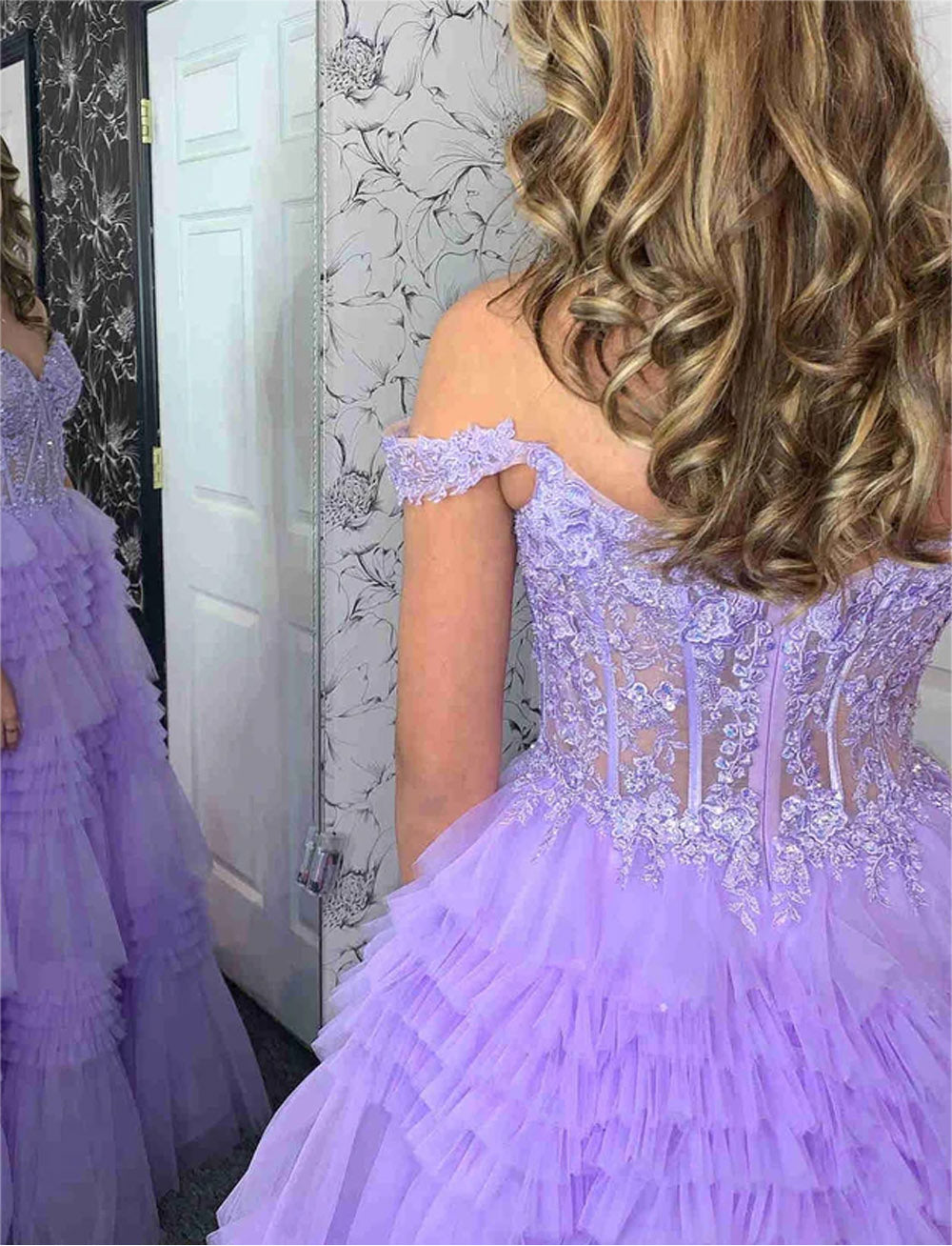 Women A-Line Lace Prom Dresses Long Off Shoulder Appliques Evening Gowns Sleeveless Formal Party Dress YPD640
