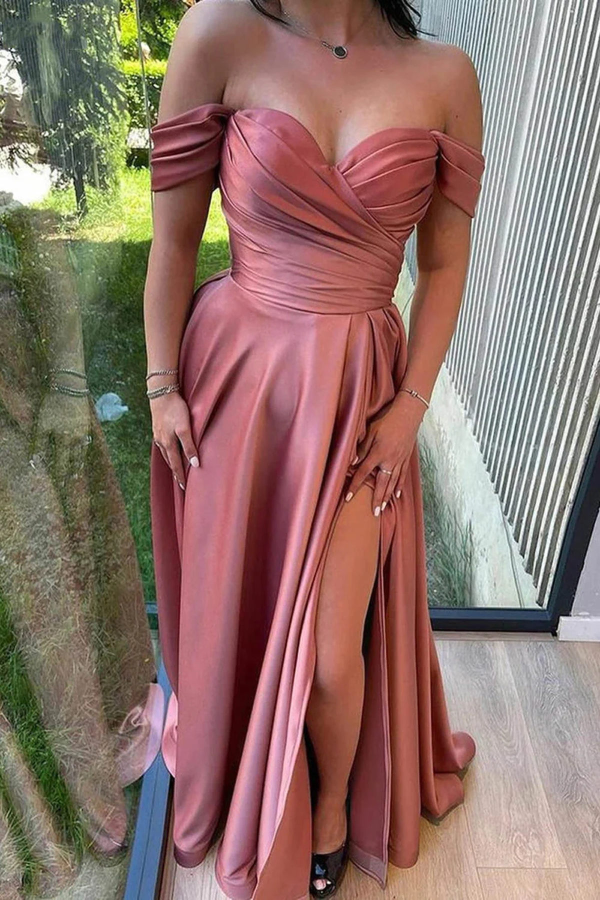 Women Sweetheart Bridesmaid Dress Long Off-the-Shoulder Prom Gowns High Side Slit Wedding Party Dress YBD009