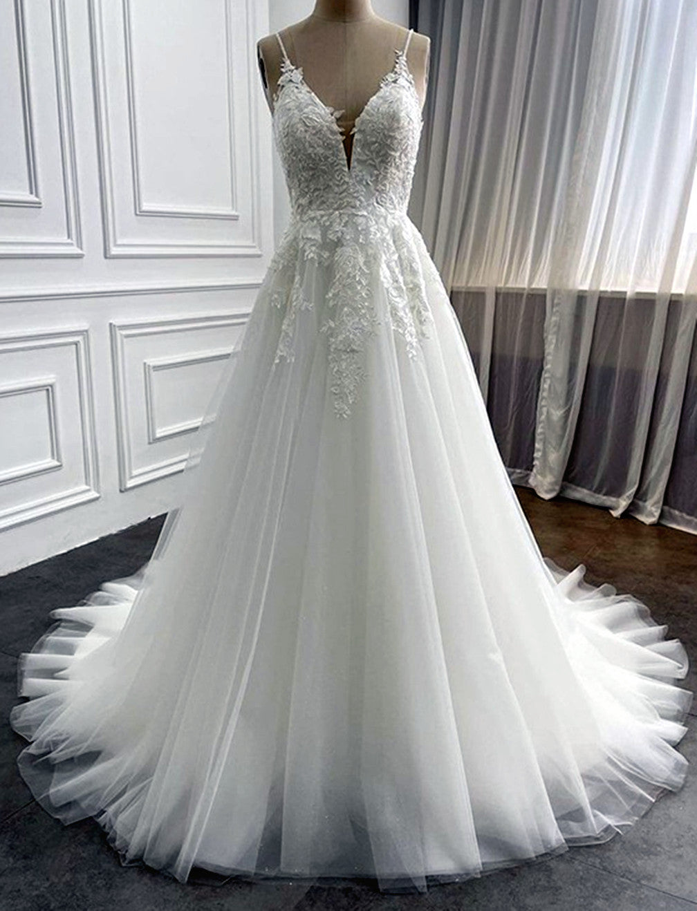 Women A-Line Appliques Wedding Dresses Sleeveless Lace Bridal Gowns YWD217