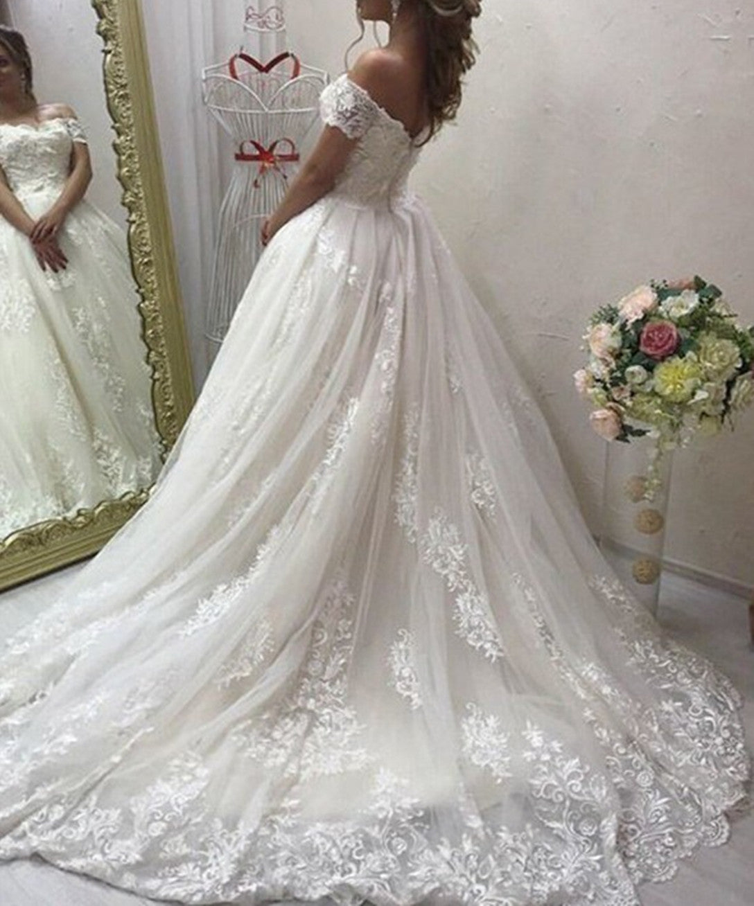 Women A-Line Wedding Dresses Long Lace Appliques Bridal Gowns YWD149