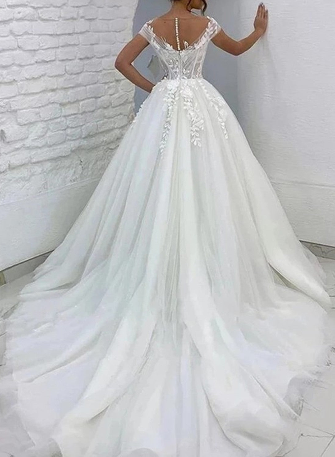 Women Lace Appliques Wedding Dresses Long V-Neck Bridal Gowns YWD129