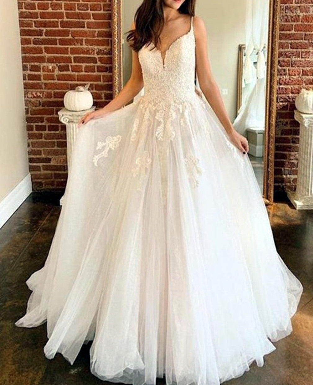 Women A-Line Appliques Wedding Dresses Sleeveless V-Neck Bridal Gowns YWD222